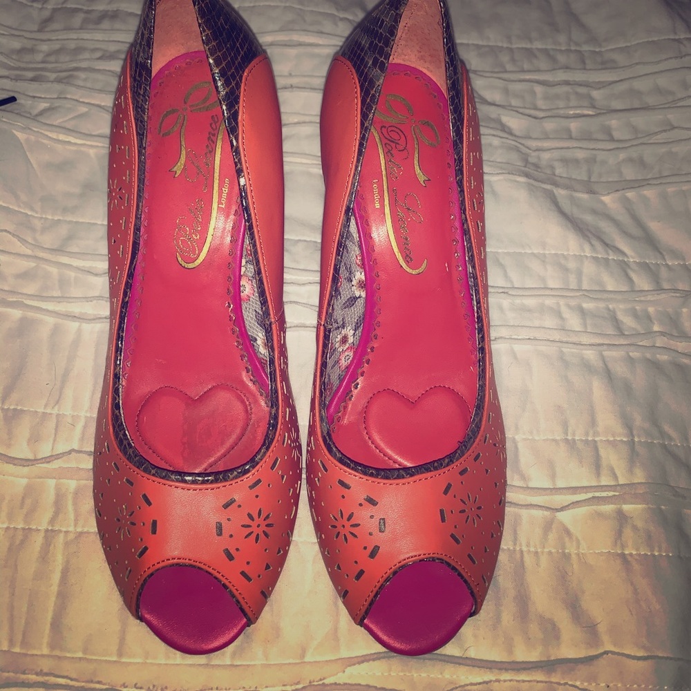 Adorable heels worn once. Check out the details!